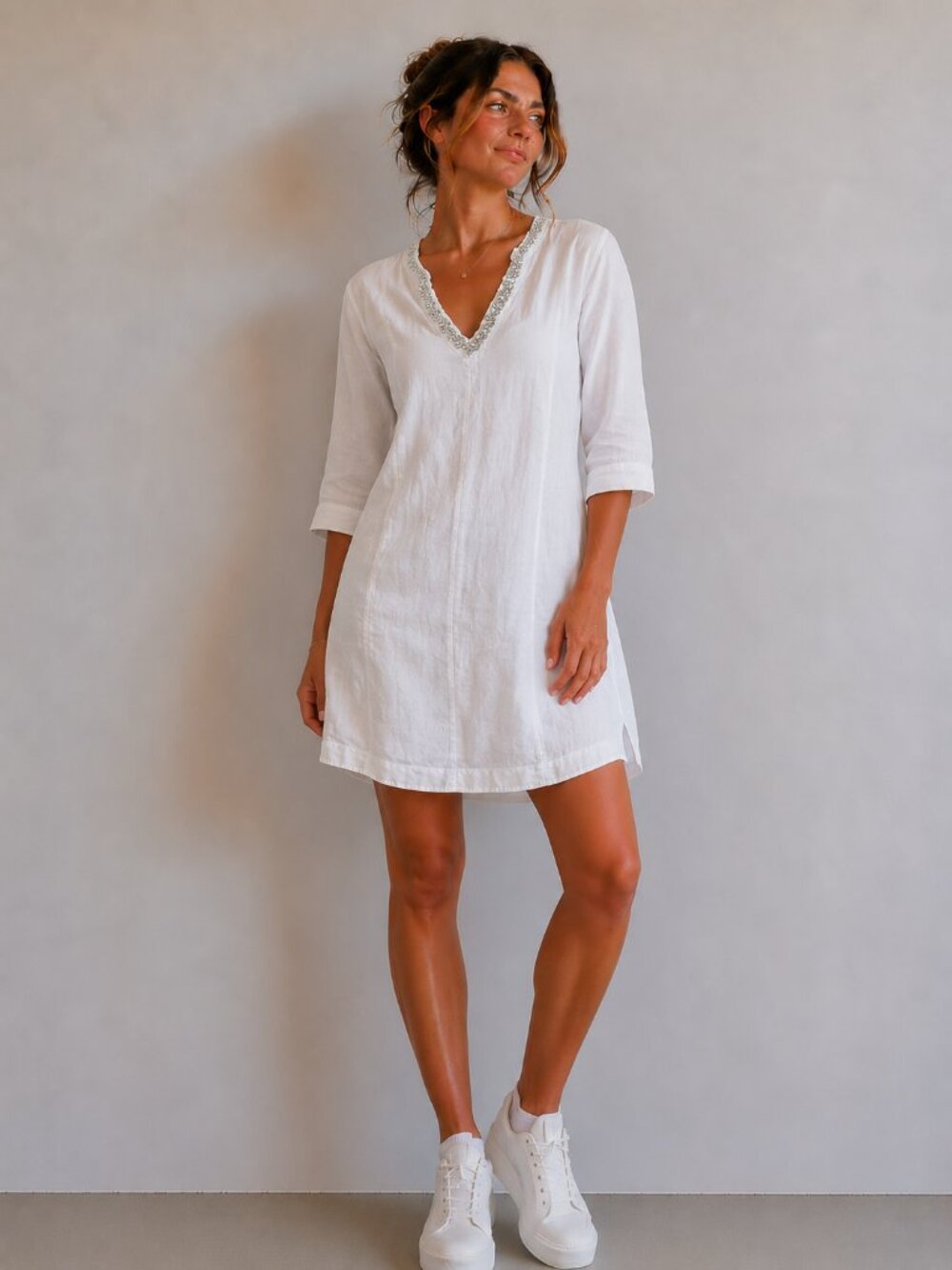 Malvin I Love Linen White Embellished V-Neck Tunic Top